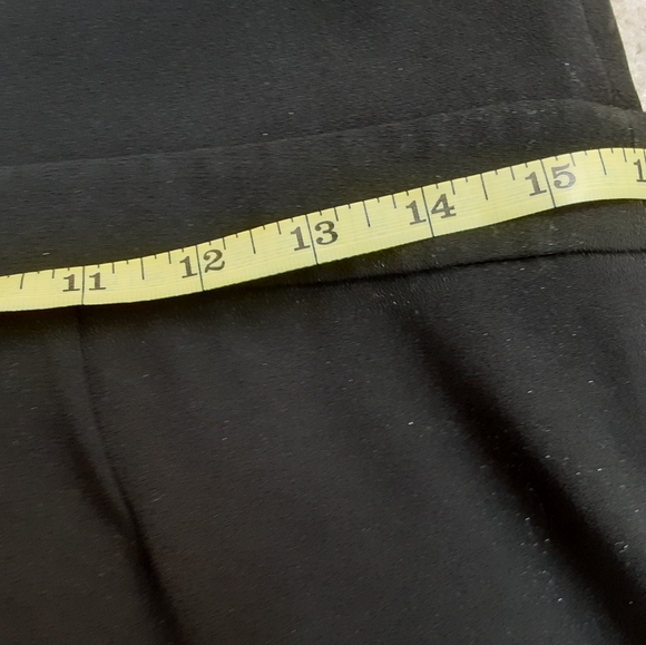 Aritzia Babaton dressy shorts onepiece - Picture 5 of 5